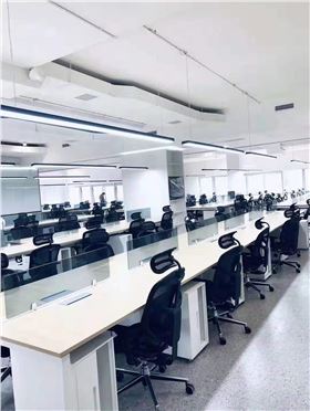 現(xiàn)代風(fēng)格辦公桌
