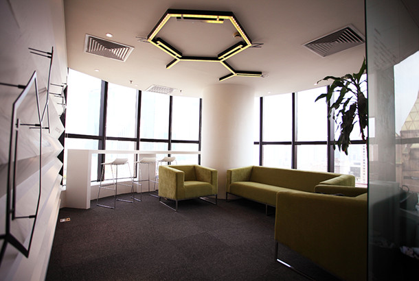 上海辦公家具品牌廠家——碧江辦公家具VS德蒙奇(上海)辦公室洽談區(qū)