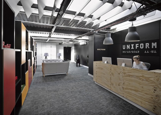 上海辦公家具廠家：碧江辦公家具打造健康環(huán)保前臺接待區(qū)