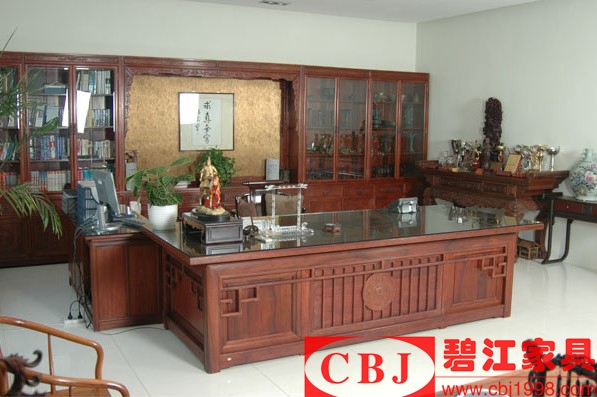 傳統(tǒng)辦公家具
