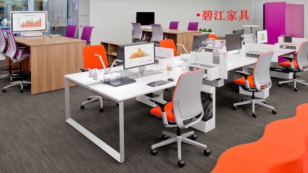 現(xiàn)代辦公家具